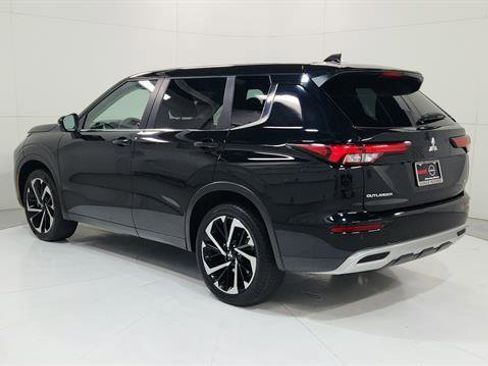 Used 2024 Mitsubishi Outlander SE image 6