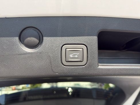 New 2026 Chevrolet Equinox LT w/ Convenience Package II FWD image 21