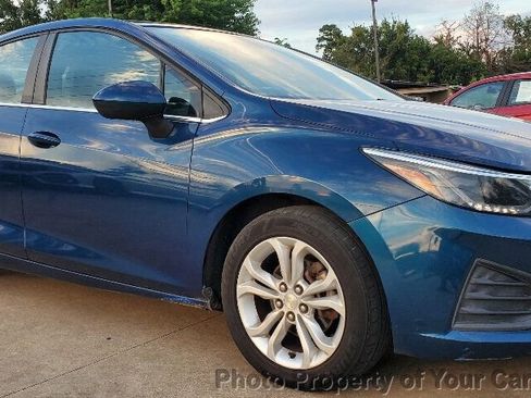 Used 2019 Chevrolet Cruze LT image 9