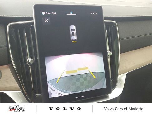 Certified 2025 Volvo XC90 B6 Core w/ Climate Package image 32