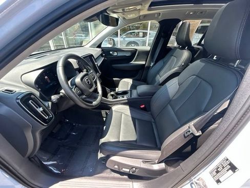 Used 2025 Volvo XC40 B5 Core AWD/4WD image 22