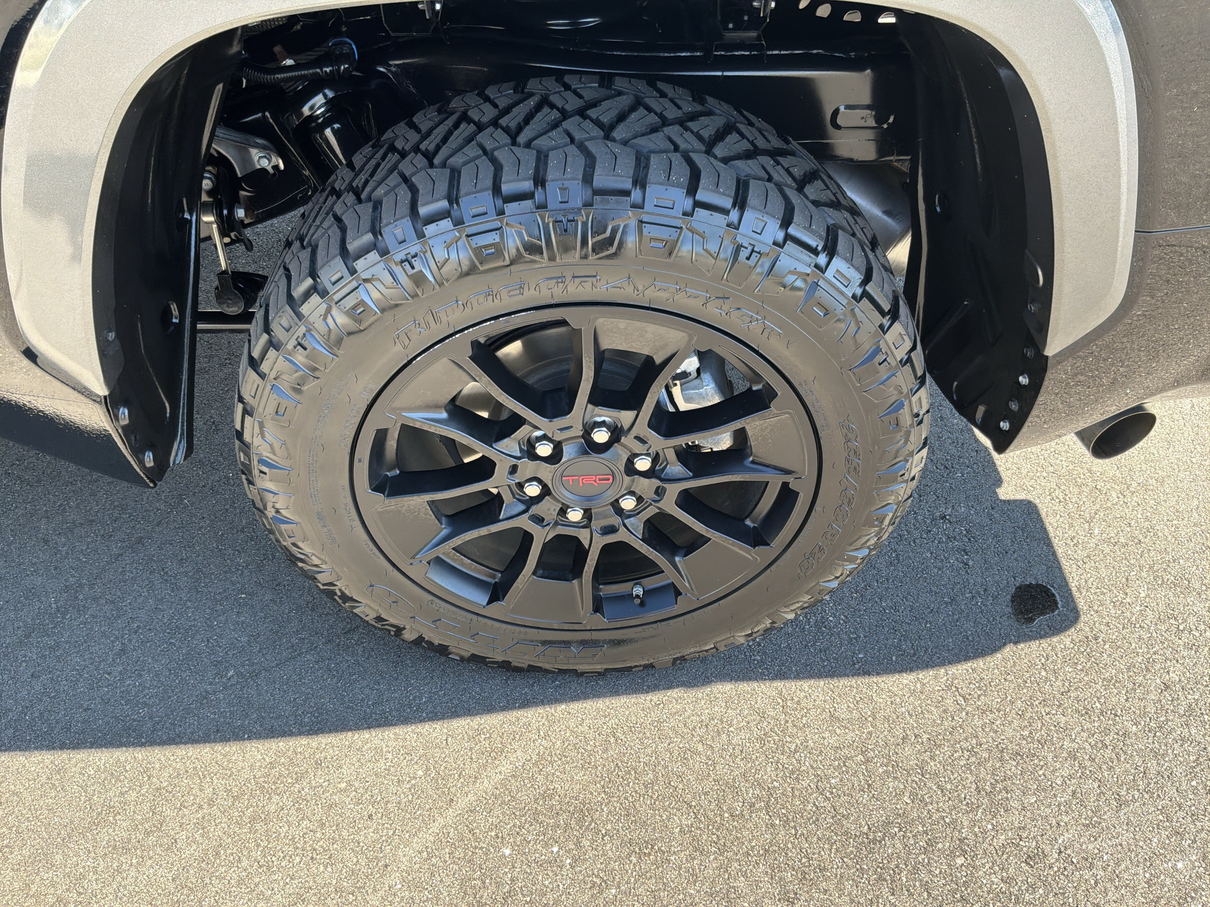 Used 2025 Toyota Tundra Limited AWD/4WD image 13
