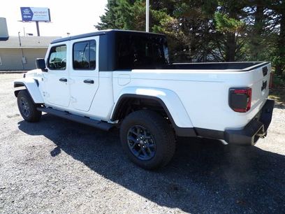 New 2026 Jeep Gladiator Sport