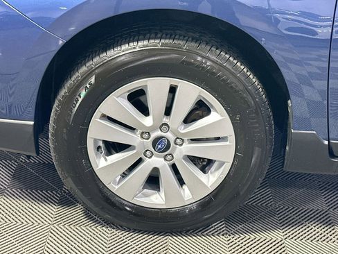 Used 2019 Subaru Outback 2.5i Premium image 12