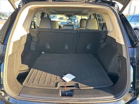 Used 2025 Nissan Rogue SV w/ SV Premium Package FWD image 28
