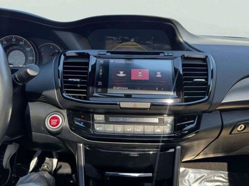 Used 2017 Honda Accord EX-L image 35