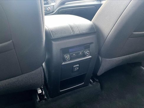 Used 2023 Chevrolet Traverse LT AWD/4WD image 35