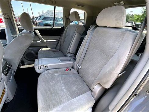Used 2011 Toyota Highlander 2WD w/ Tech Pkg image 17
