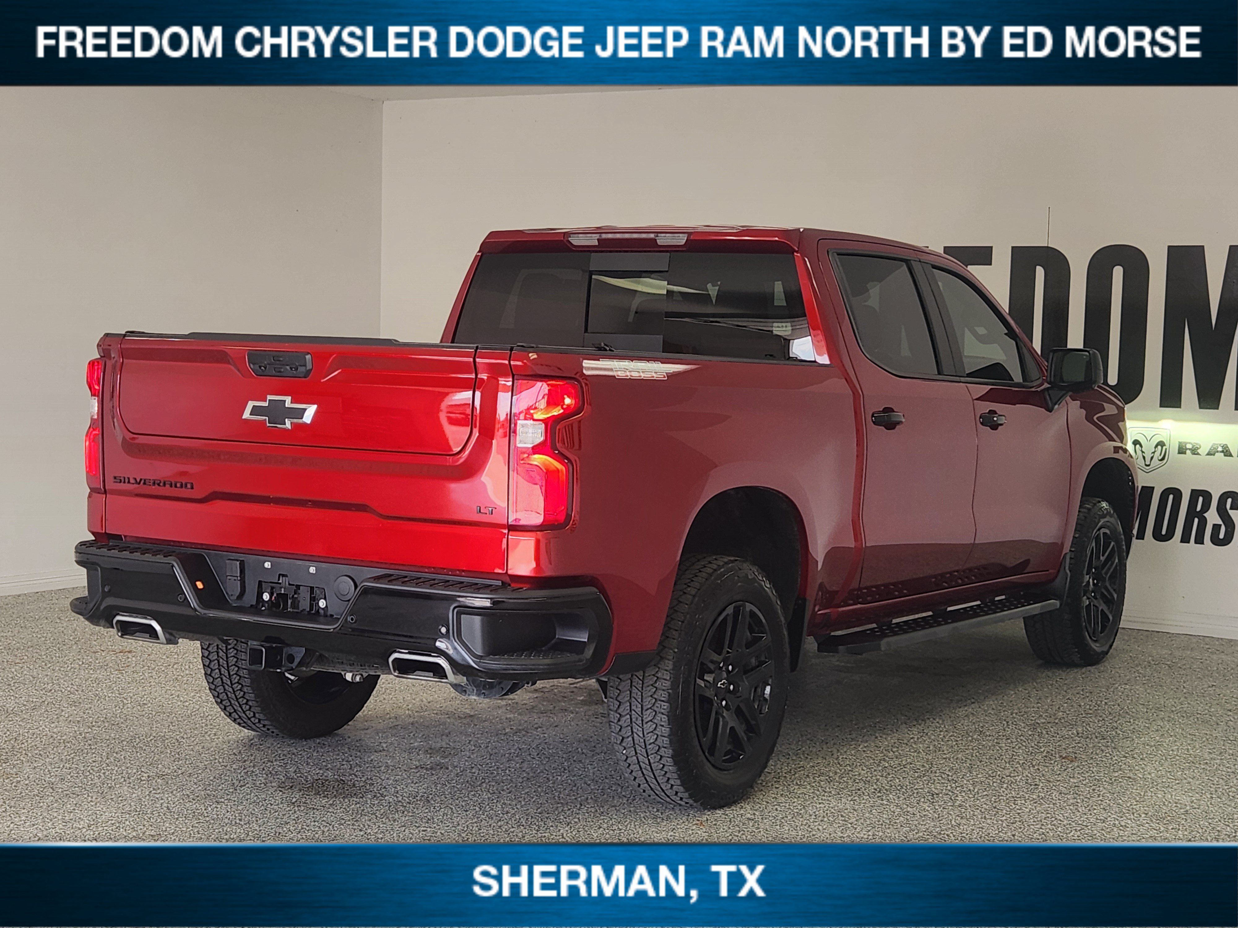 Used 2026 Chevrolet Silverado 1500 LT Trail Boss w/ LT Trail Boss Premium Package AWD/4WD image 4