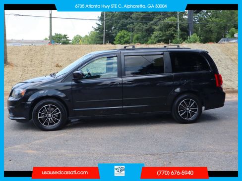 Used 2017 Dodge Grand Caravan GT image 1