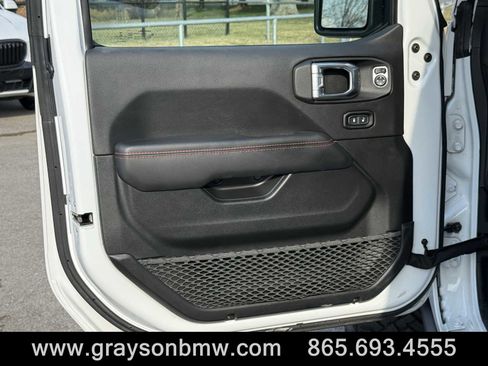 Used 2021 Jeep Gladiator Rubicon image 12