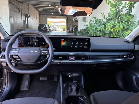 Used 2026 Kia K4 FWD image 33