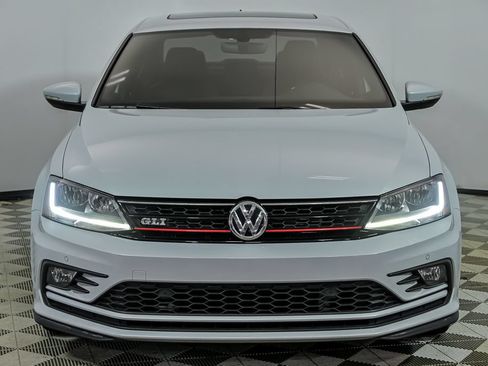 Used 2017 Volkswagen Jetta GLI FWD image 4