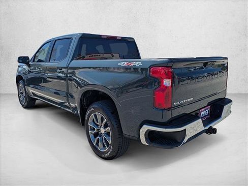 Used 2025 Chevrolet Silverado 1500 LT AWD/4WD image 8