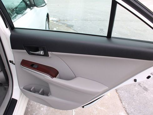 Used 2012 Toyota Camry XLE image 23