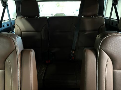 Used 2021 Chevrolet Suburban High Country image 28