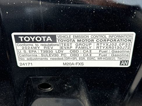 Used 2024 Toyota Prius LE image 27