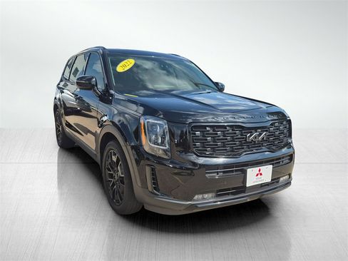 Used 2022 Kia Telluride SX w/ SX Prestige Package image 3