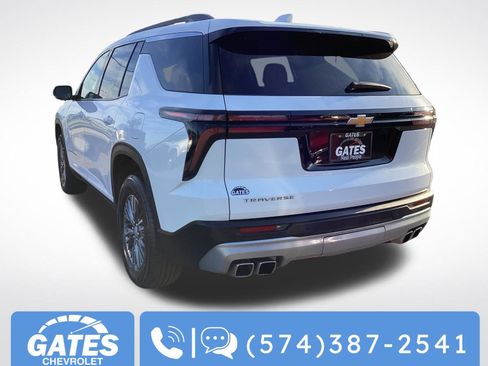 Used 2024 Chevrolet Traverse LT FWD image 7