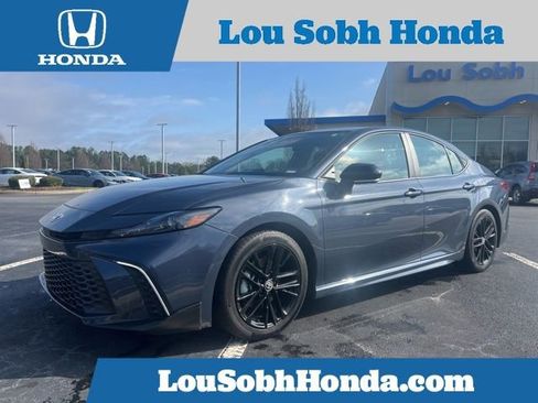 Used 2026 Toyota Camry SE w/ Convenience Package image 1