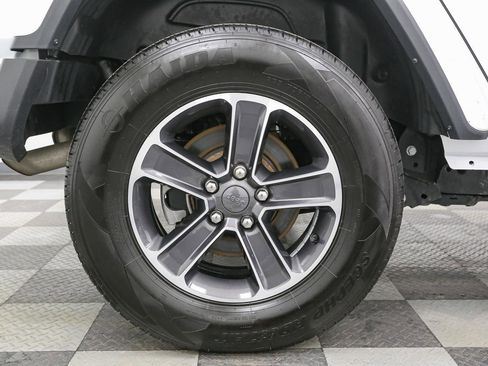 Used 2023 Jeep Wrangler Sahara image 18