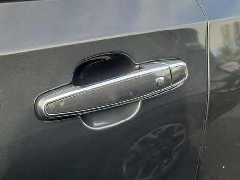 Used 2018 GMC Terrain Denali w/ Advanced Safety Package image 5