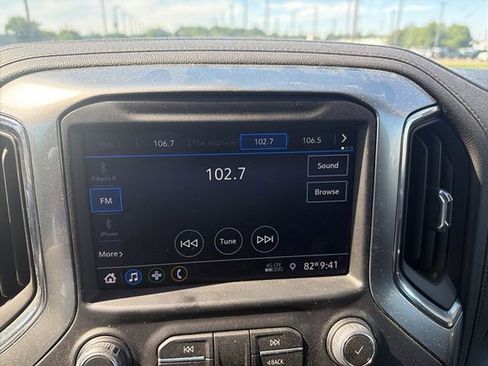 Used 2021 Chevrolet Silverado 1500 LT AWD/4WD image 15