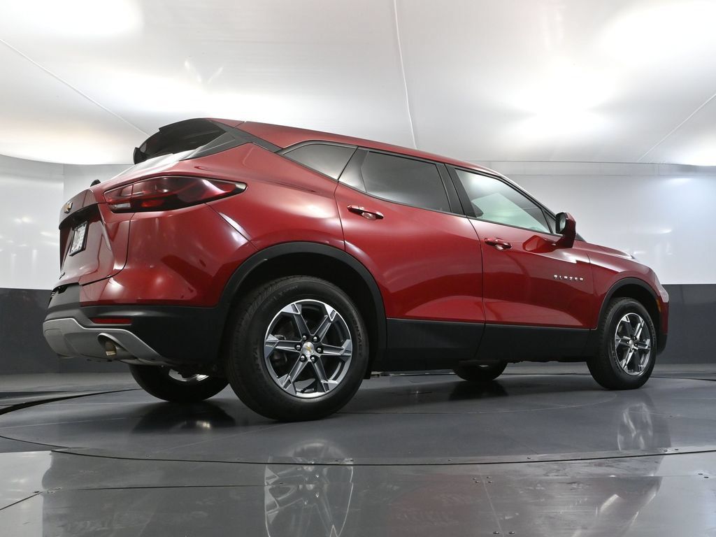 Used 2025 Chevrolet Blazer LT AWD/4WD image 40