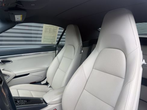 Used 2017 Porsche 911 Carrera RWD image 5
