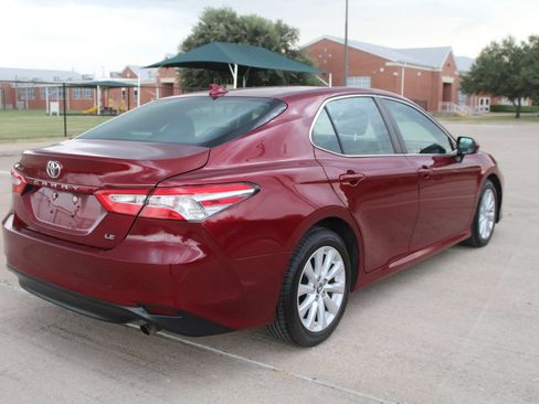 Used 2019 Toyota Camry LE FWD image 9