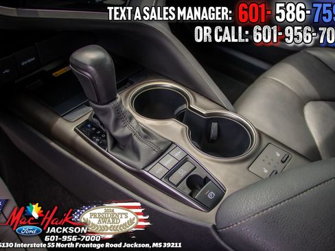 Used 2022 Toyota Camry XSE FWD image 19