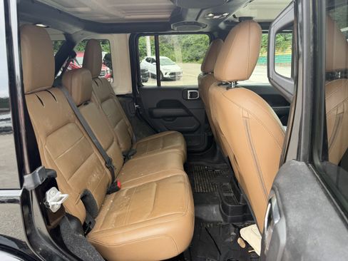 Used 2020 Jeep Wrangler Unlimited Sahara w/ Dual Top Group AWD/4WD image 10