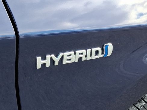 Used 2013 Toyota Prius Three image 31