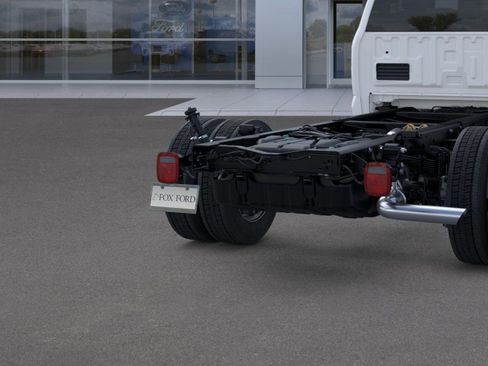 New 2025 Ford F450 XL w/ XL Chrome Package RWD image 21