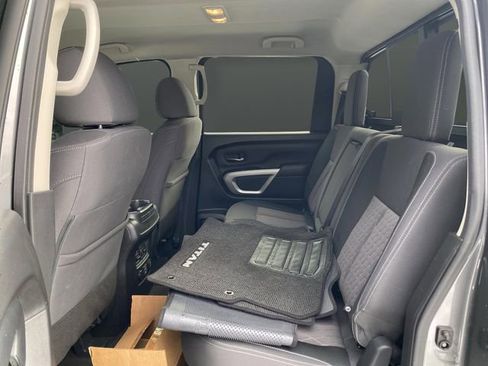 Used 2024 Nissan Titan SV w/ SV Convenience Package image 26