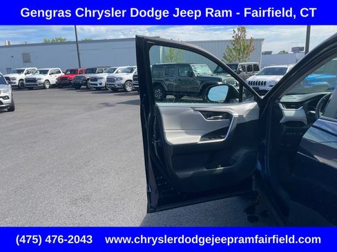Used 2021 Toyota RAV4 XLE w/ Convenience Package AWD/4WD image 43