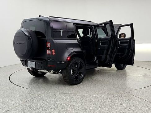 New 2026 Land Rover Defender 110 X-Dynamic SE AWD/4WD image 11