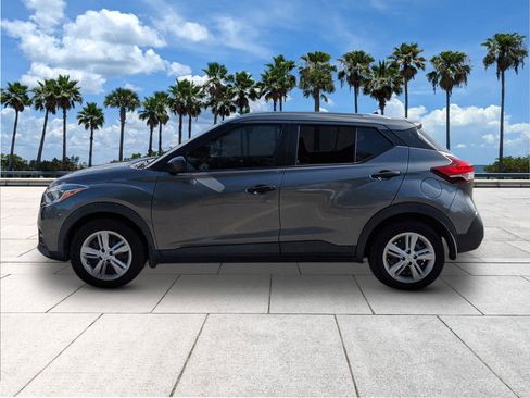 Used 2018 Nissan Kicks S image 5