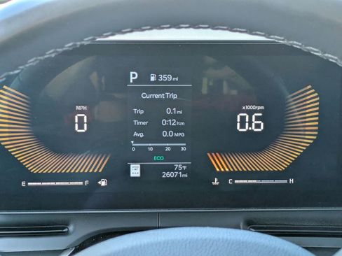 Used 2025 Kia Carnival FWD image 22