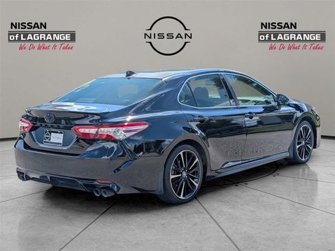 Used 2020 Toyota Camry XSE image 8