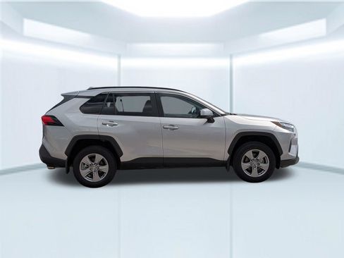 Used 2024 Toyota RAV4 XLE FWD image 7
