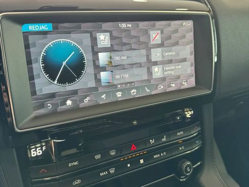 Used 2020 Jaguar F-PACE Prestige image 32