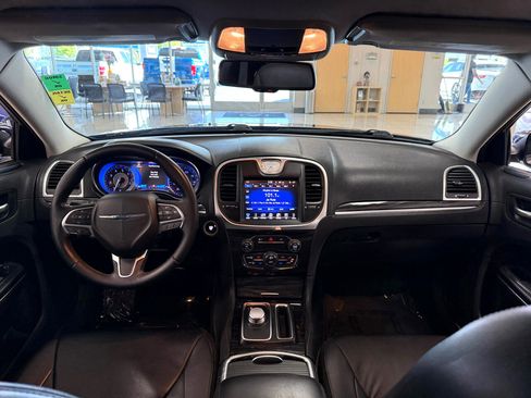 Used 2015 Chrysler 300 Limited image 11