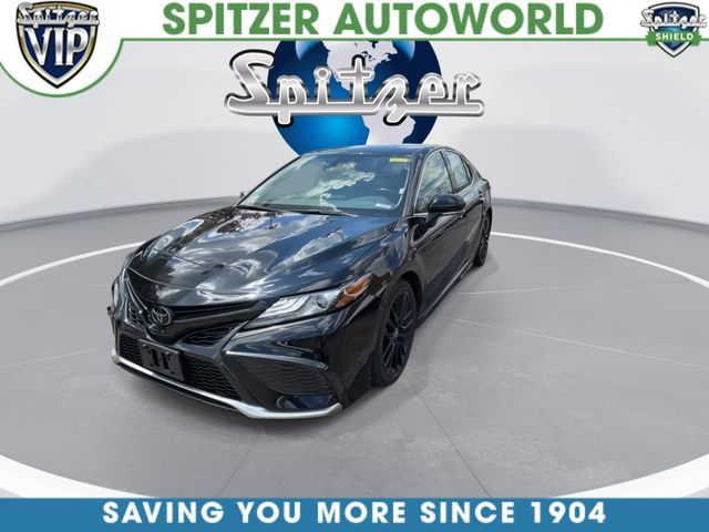 Used 2023 Toyota Camry XSE FWD image 3