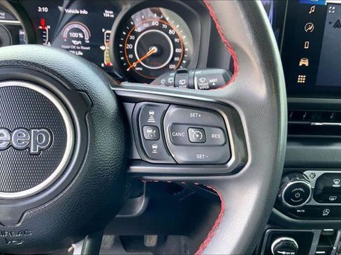 Certified 2024 Jeep Wrangler Unlimited Rubicon AWD/4WD image 21