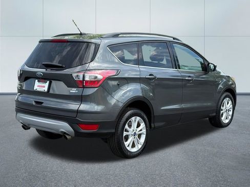 Used 2017 Ford Escape SE w/ Equipment Group 201A AWD/4WD image 3