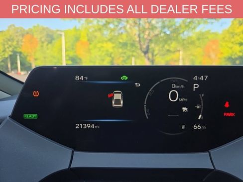 Used 2024 Toyota Prius XLE FWD image 9