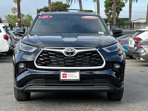 Certified 2025 Toyota Highlander XLE AWD/4WD image 9