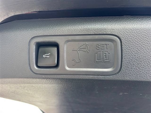 Used 2024 Ford Expedition Limited RWD image 16