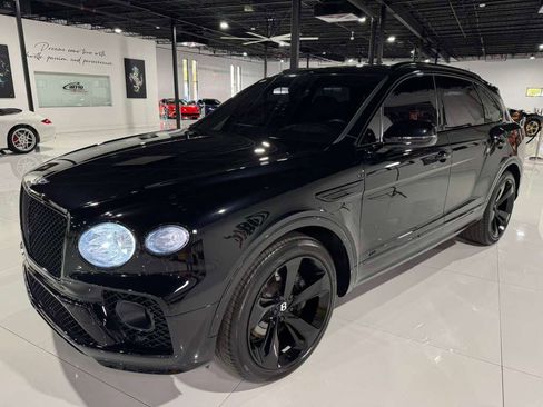 Used 2022 Bentley Bentayga image 3